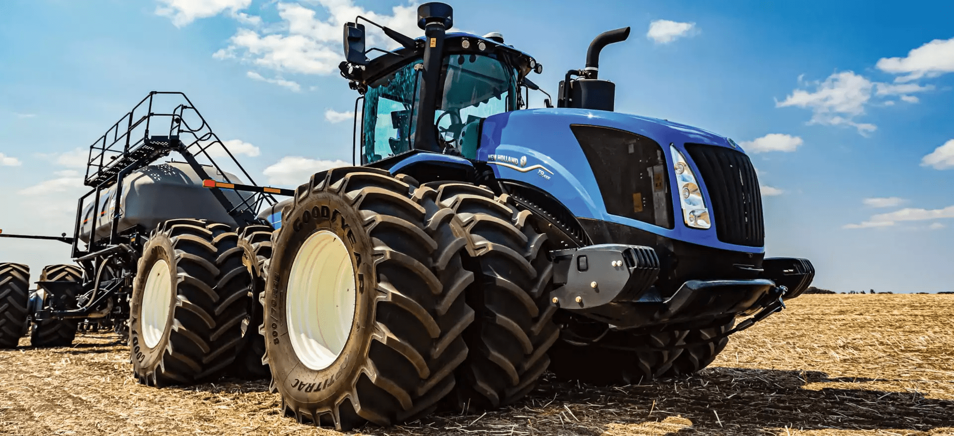 New Holland T9 Series tractors with PLM Intelligence